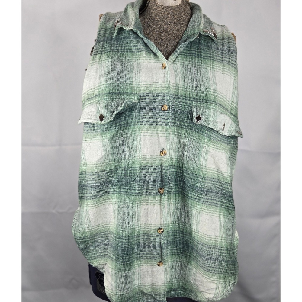 VR Flannel Vest Sleeveless Plaid Button Up Green White Studded Size L Grunge Y2K